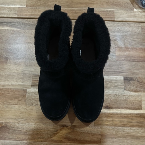 UGG CLASSIC MINI FLUFF SPILL SEAM - Picture 12 of 12
